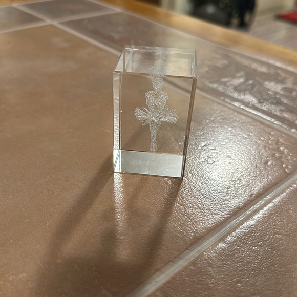 Vintage Ballerina Etched Glass Paperweight - Picture 4 of 10